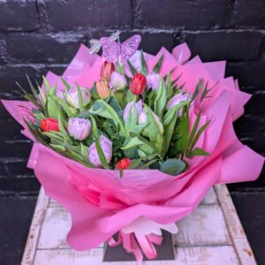 Anastasia Florist Fresh seasonal Tulips arranged in a clear glass vase, available for same-day delivery from Anastasia Florists Aberdeen.