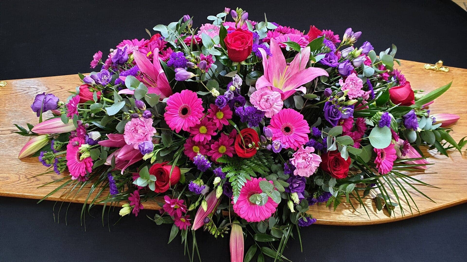 A Graceful Tribute for Her: Choosing the Perfect Funeral Flowers for a Woman
