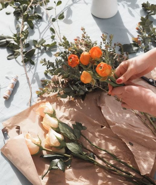 Flower Arrangement for Beginners (Create Flower Arrangements like a Pro)