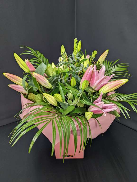 Pink Lily Flower Bouquets With Wrap 