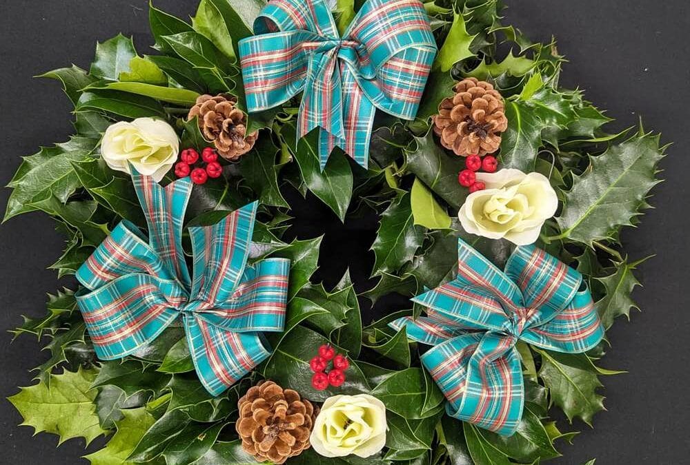 Holly Wreath 10
