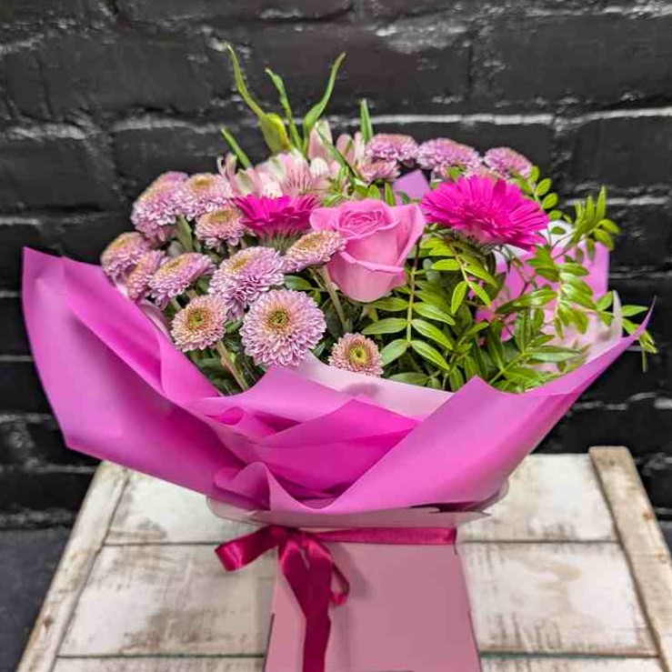 Florist Porthlethen | Flower Bouquets and Funeral Flowers | Same Day Delivery