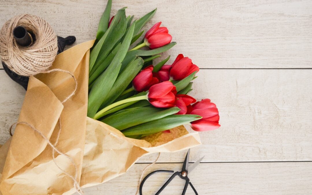 How to Gift Wrap a Bouquet of Flowers